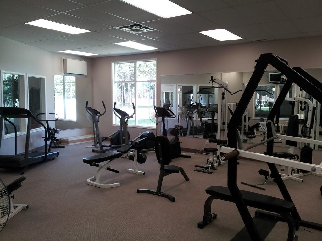 Radium Valley Vacation Resort Invermere Buitenkant foto