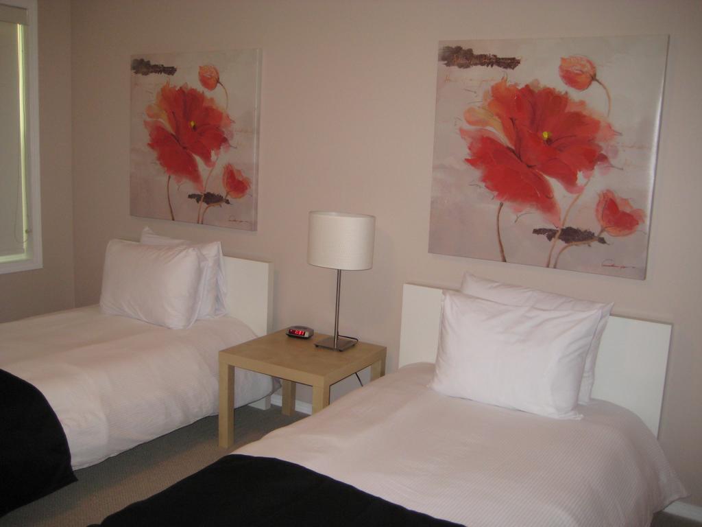 Radium Valley Vacation Resort Invermere Buitenkant foto
